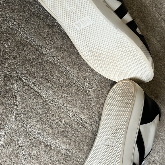 MIA size 10 sneakers - Picture 5 of 5